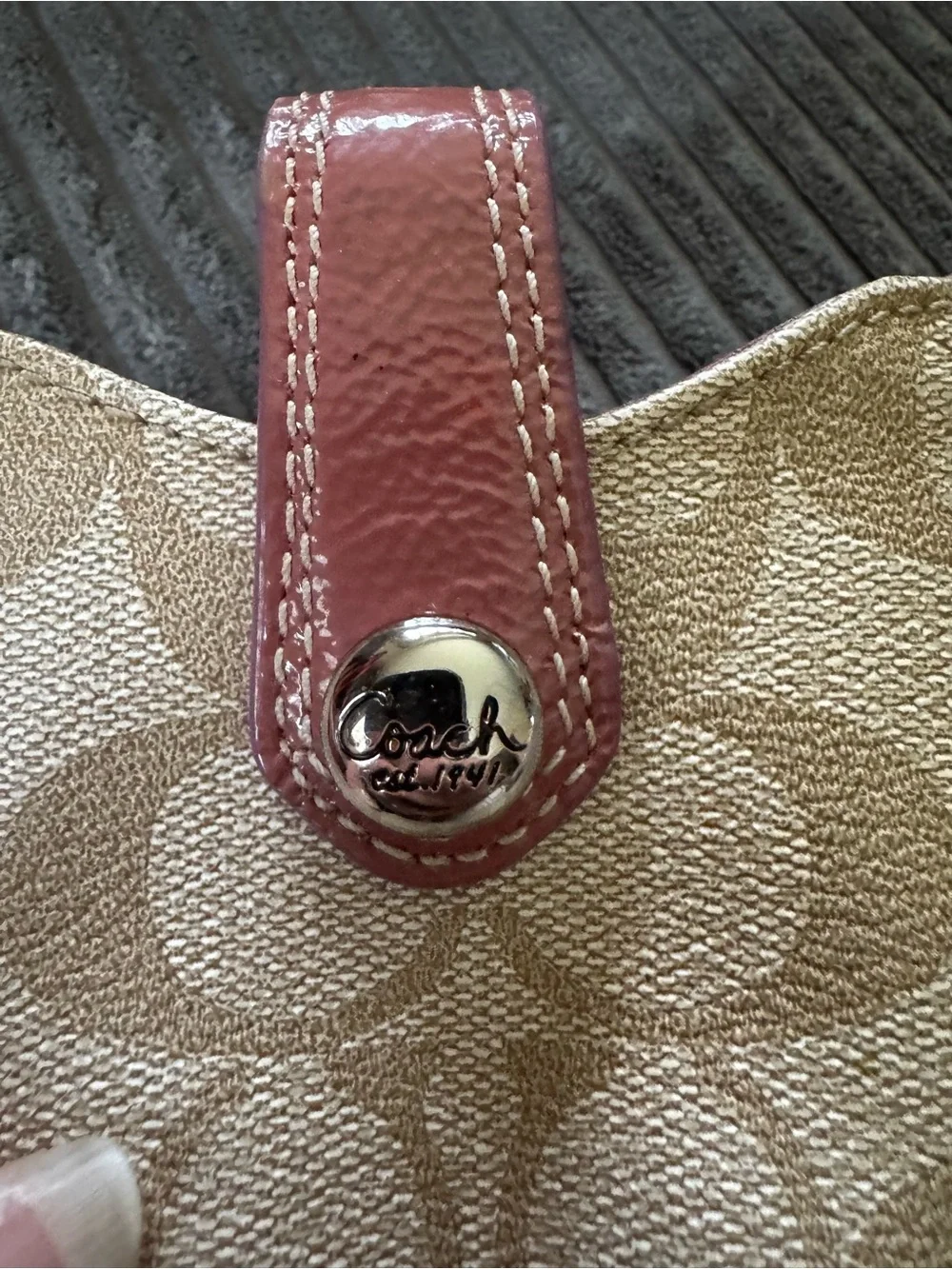 COACH Signature C Electronic Case Tan Pink Patent Leather Card Lip Gloss Y2K